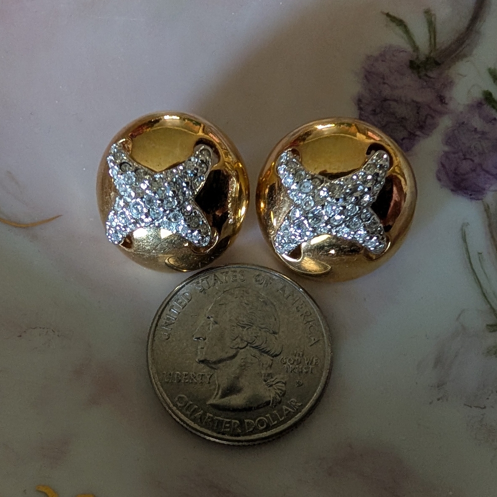 Elegant Swarovski Gold Tone Clip Earrings - Picture 2 of 4